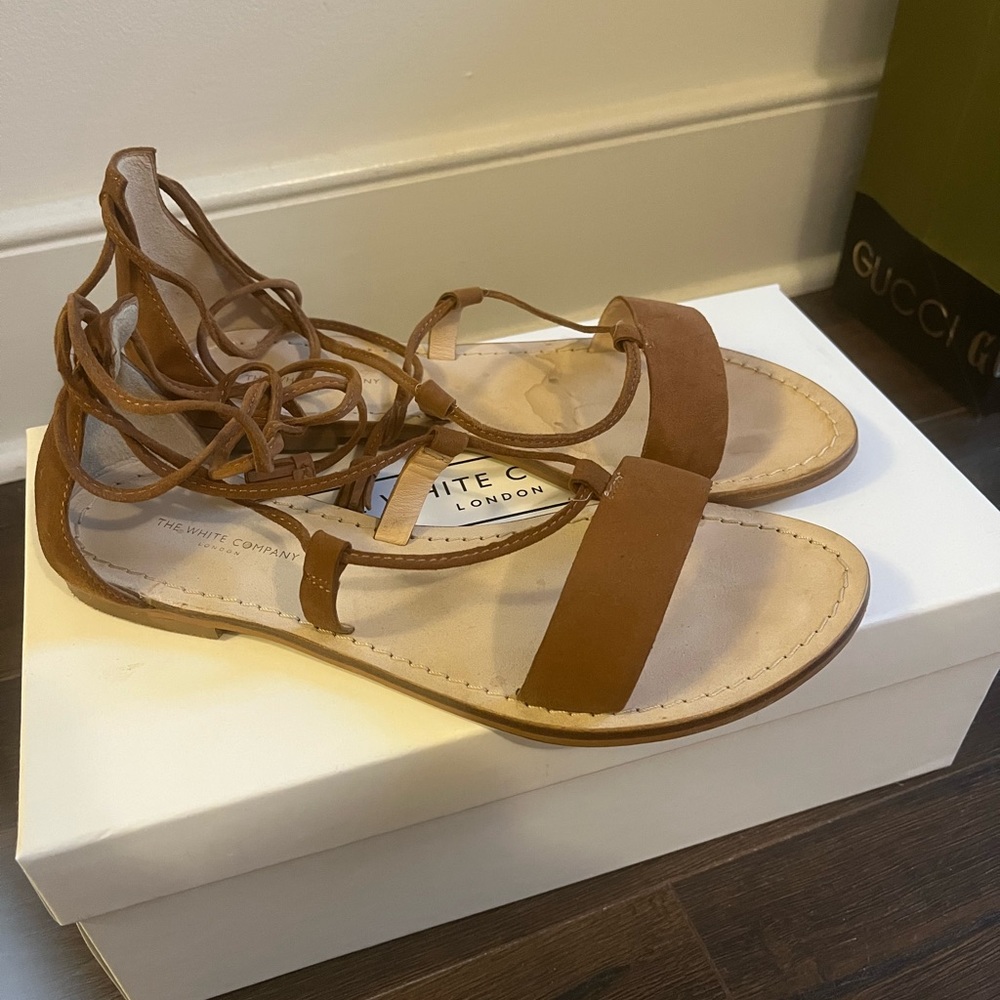 The White Company London gladiator sandals (Size 7)